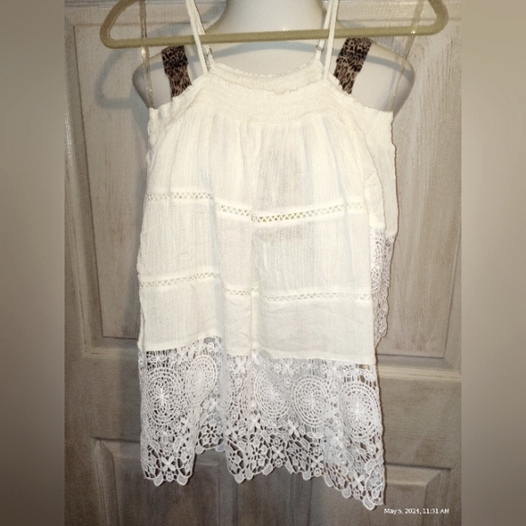 Andre by Unit Creme Lace and Rayon adjustable Bohemian Strappy Top New Small - Picture 2 of 10